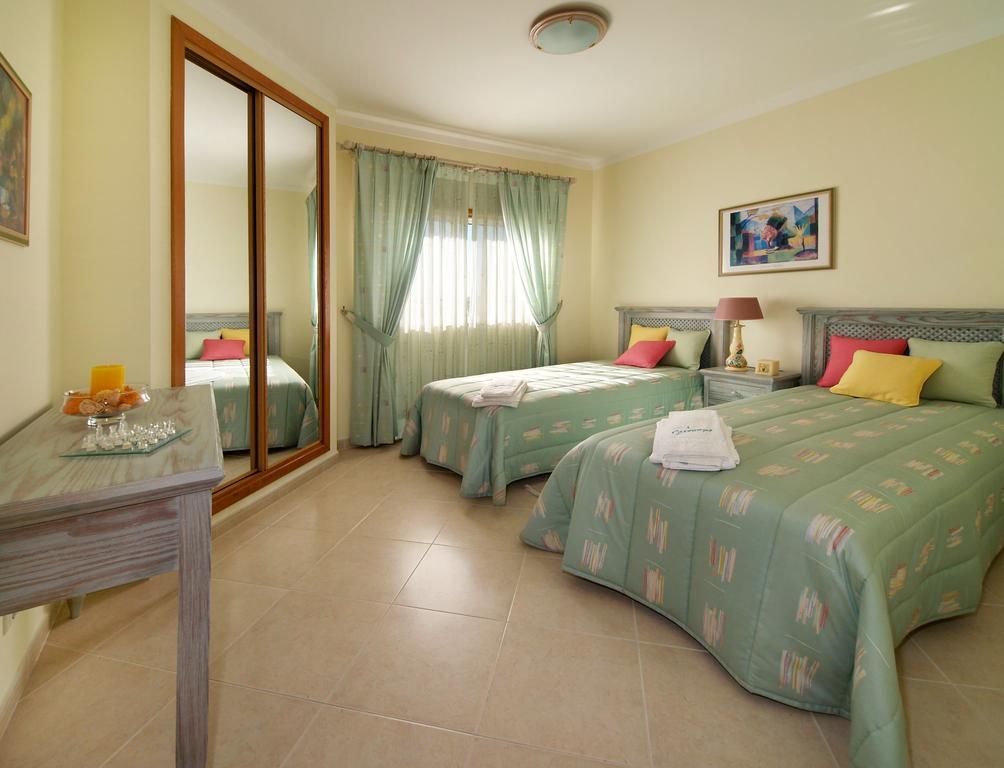 Oasis Parque Country Club Hotel Portimao Bagian luar foto