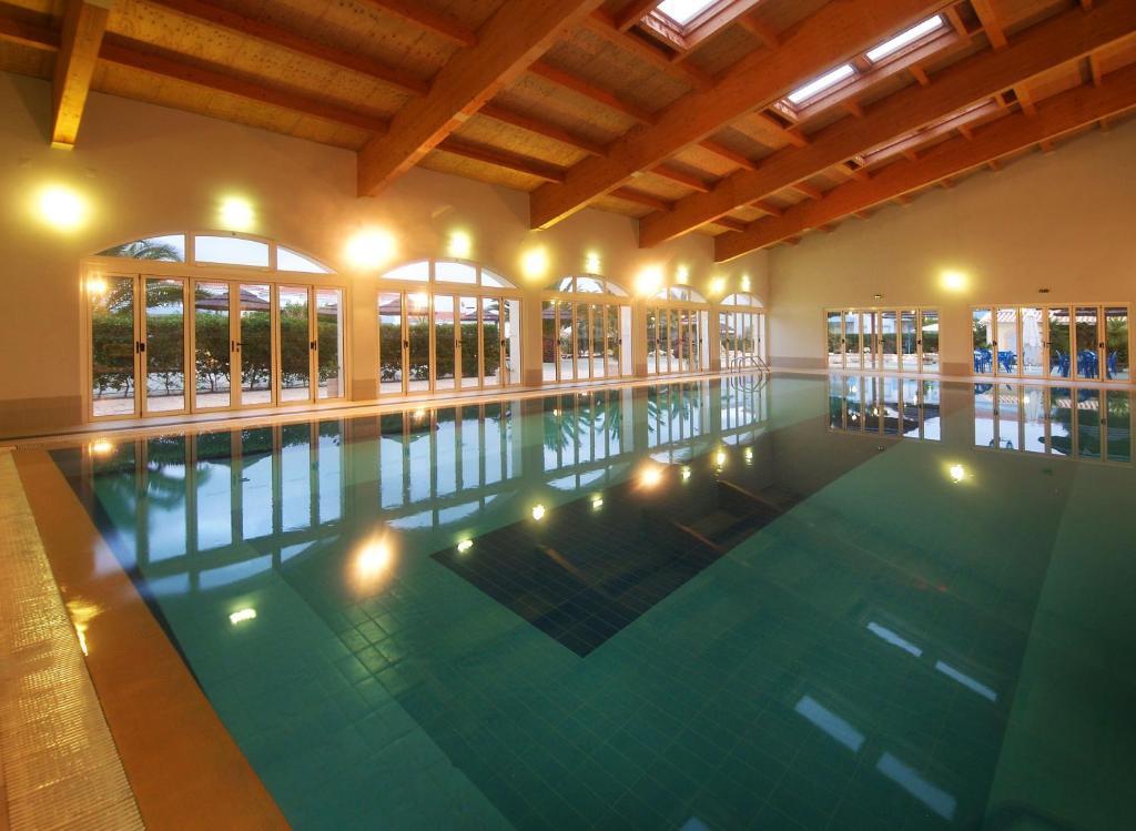 Oasis Parque Country Club Hotel Portimao Bagian luar foto